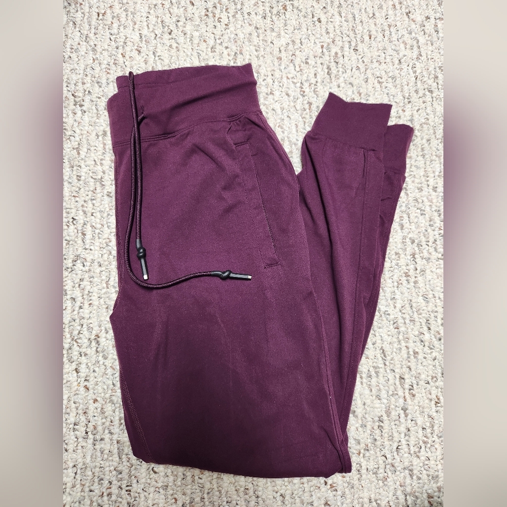 Modiv joggers